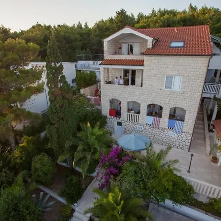 Kiki'S Haven By Villa Kristonia Hvar Town Buitenkant foto